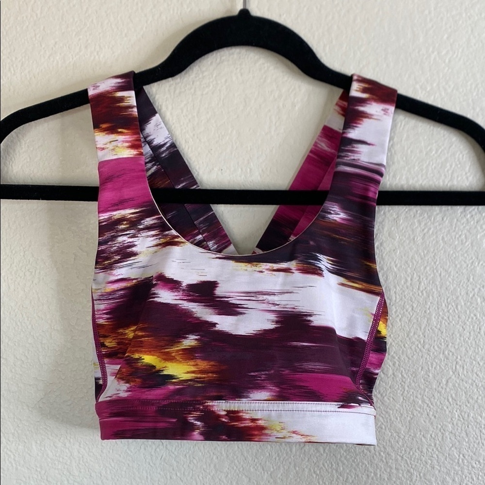 Lululemon All Sport Bra III size 6 EUC no pads